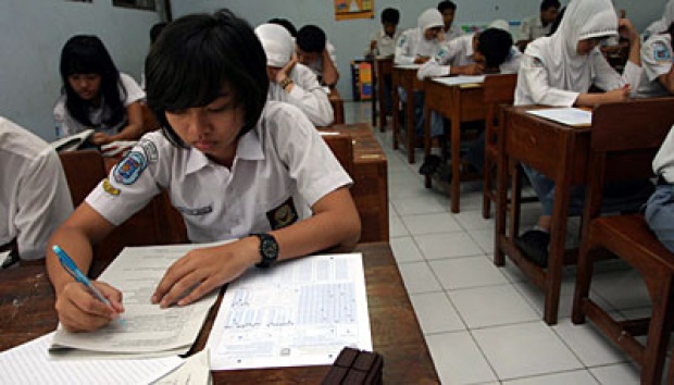 DPR Sebut Sekolah Tak Bisa Memaksa Murid Pakai Atribut Keagamaan