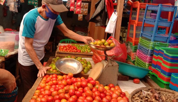 Harga Kebutuhan Pokok di Kotamobagu Mulai Naik, Ayam Kampung Rp 200 Ribu per Ekor