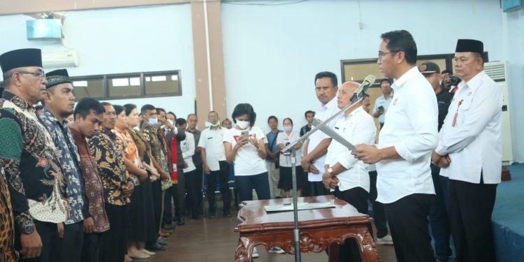 Bupati Sam Sachrul Mamonto Lantik 145 Anggota BPD