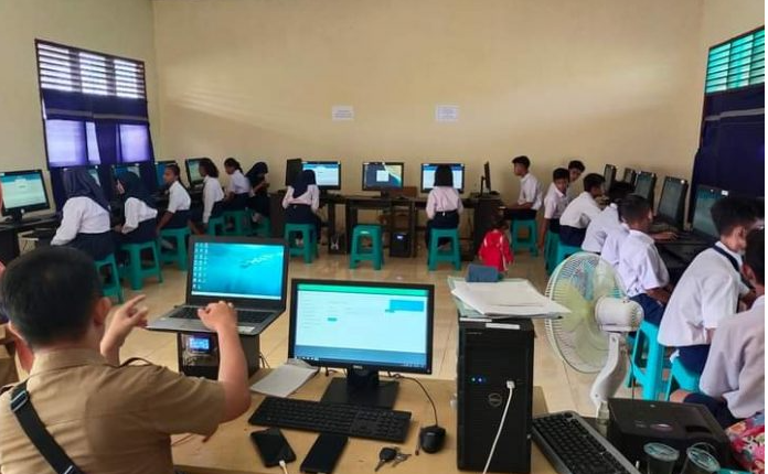 Hari Ini ANBK Tingkat SMP Se-Boltim Mulai Dilaksanakan